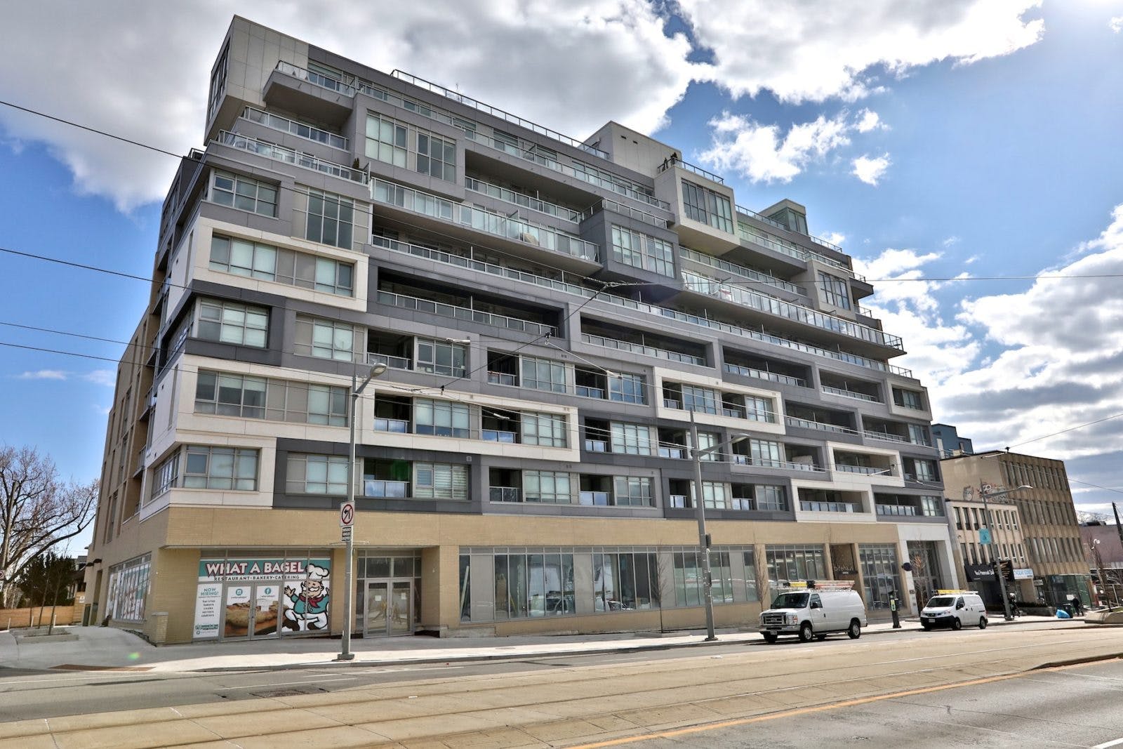 835 St Clair West exterior